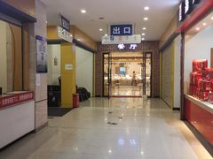 -平望服务区·停车场