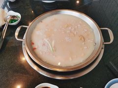-老来福·非遗酸汤兔(凯旋路店)