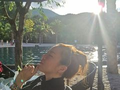 -腾冲洞山温泉村