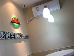 -必胜客(龙吴宅急送店)