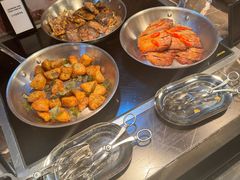 -广州万富希尔顿酒店·感趣自助餐厅·金秋蟹宴生蚝海鲜刺身