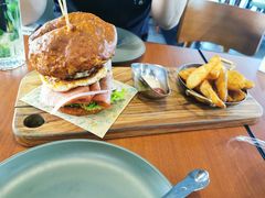 双蛋指椒牛肉汉堡-魏斯理汉堡(西安沣东吾悦店)