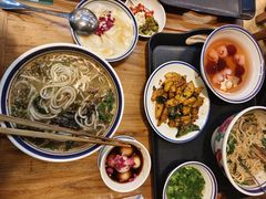 -云阿蛮云南生烫牛肉米线(奉贤路店)