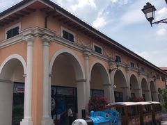 -佛罗伦萨小镇广佛名品奥特莱斯(疏港路店)