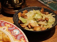 馕炒莲花白-塔哈尔·新疆盛宴(城西银泰店)