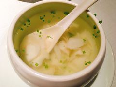 酸辣乌鱼蛋汤-悦融琥珀·京鲁菜·海味珍品(西单店)