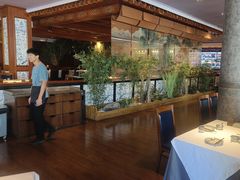 -八府香鸭·啫啫煲(华山路店)