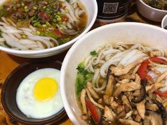 酸辣鸡杂粉-肆姐面粉馆(坡子街店)