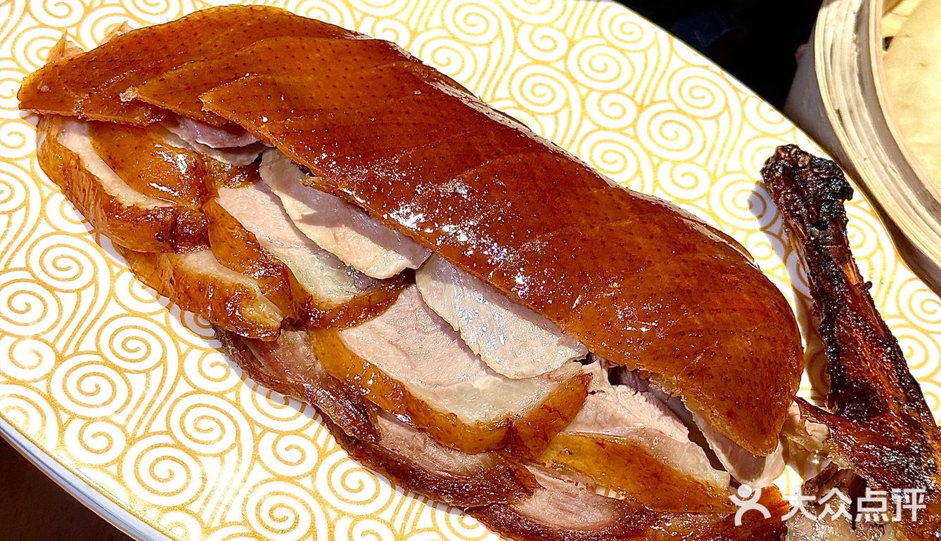 今年年夜饭就来他们家吃烤鸭！好吃不打烊～