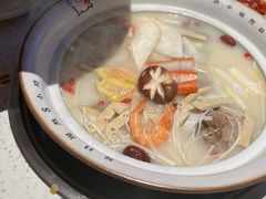 -三人行骨头王火锅(长寿店)