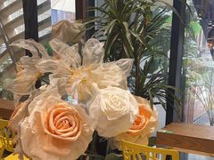 -新华里咖啡书吧(新华书店小寨店)