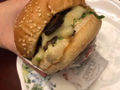 -The Habit Burger Grill 哈比特汉堡(爱琴海店)