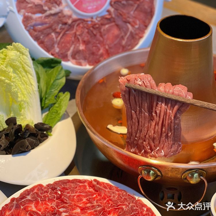 又到了吃老北京涮羊肉的季节！蘸上麻酱绝了