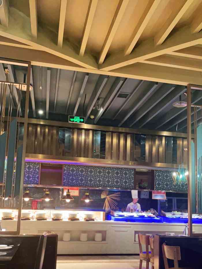 餐海·鲜活自助餐(五四北泰禾广场店)-"[薄荷]环境:环境符合大海的
