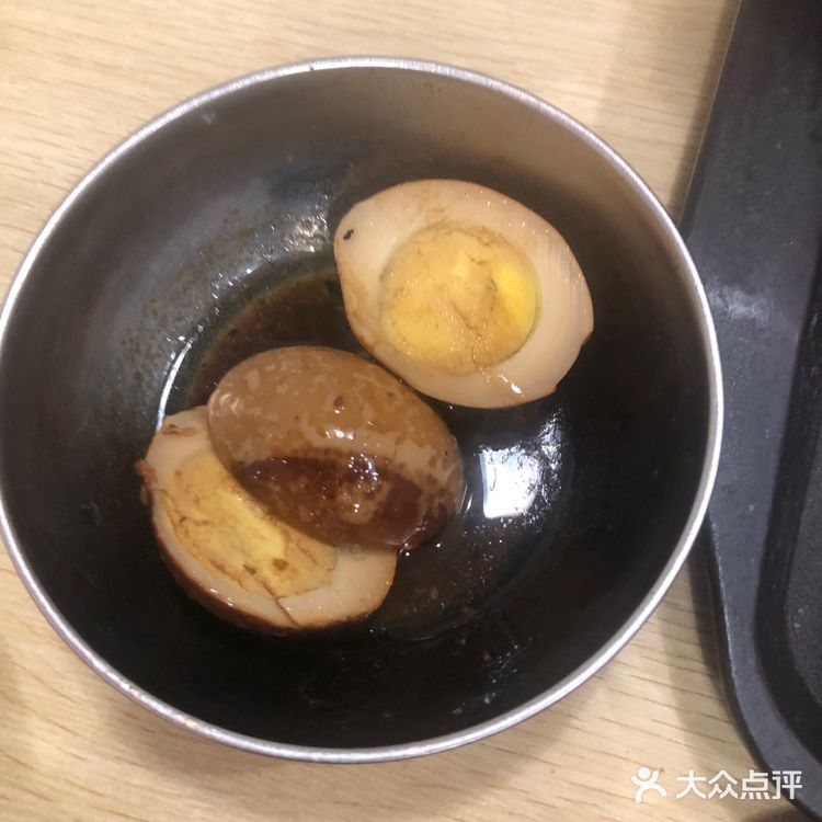 广式腊味煲仔饭、黑椒牛柳煲仔饭