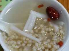 雪耳淮山清补凉-明记凉茶店(安富街店)