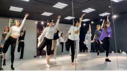 点击看大图 -TOMBOY爵士舞韩舞舞社