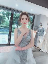 -艾米丽婚纱礼服