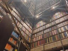 -钟书阁(群光广场店)