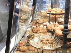 -巴黎贝甜(大宁国际商业广场店)