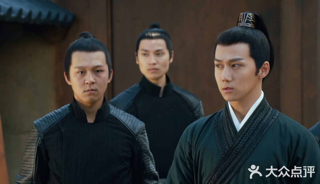 露出遇火即爆炸的石脂水