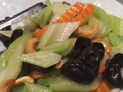 腰果西芹炒百合-红樱桃·新派辽菜(北行店)