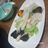 多了几分食堂里所没有的紧致感片片鱼香浓入味