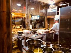 -野山舂·贵州现舂酸汤火锅(鸿通城店)