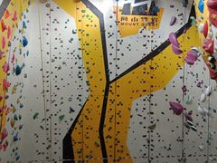 -问山MountQuest攀岩馆