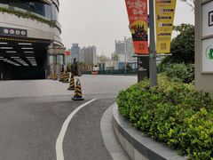 -白玉兰广场停车场