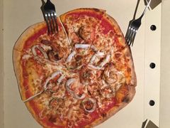 泳池餐厅的披萨，大概八十多-普吉岛凯悦酒店