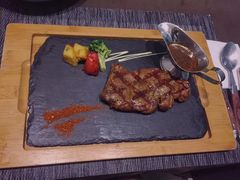 -悦享绿山墙西餐厅