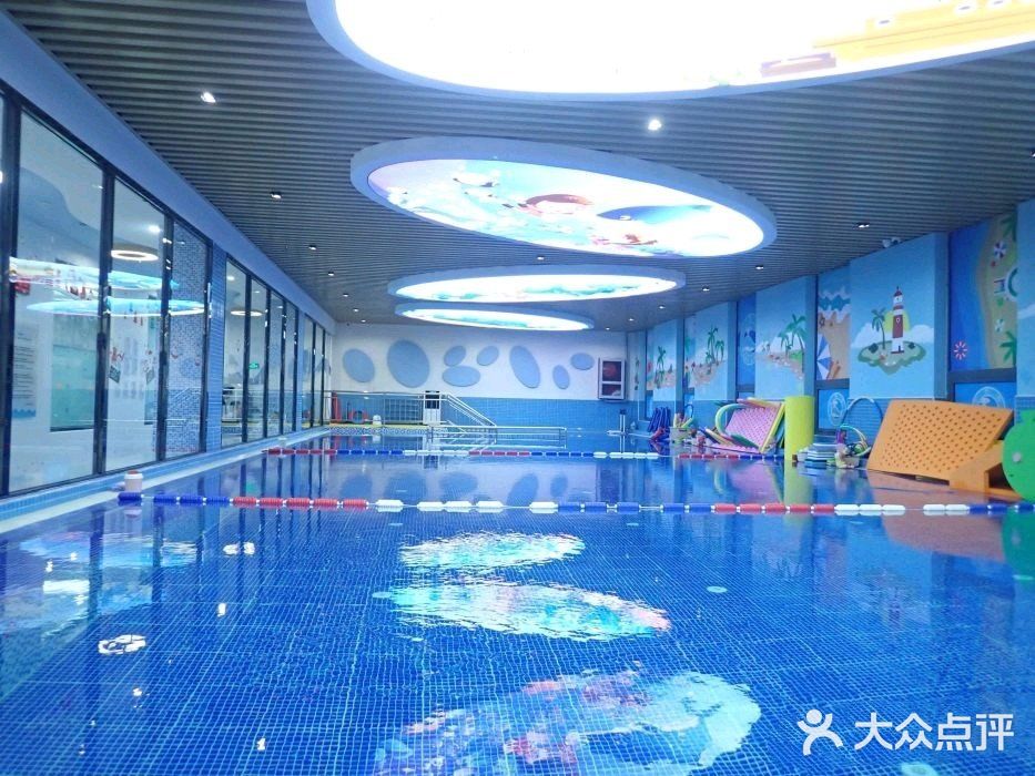 宝藏游泳馆