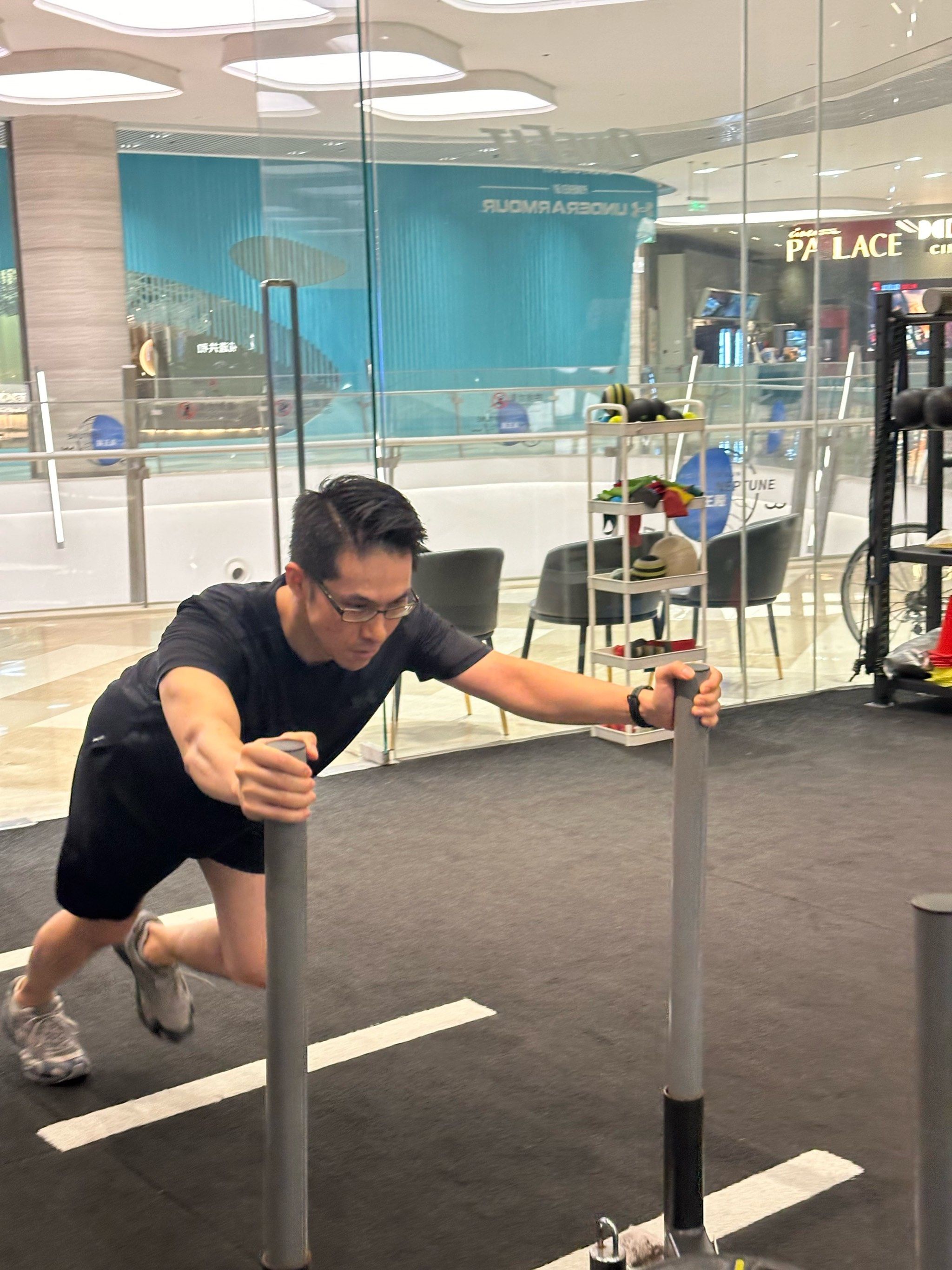 健身指导最后的容量补强推雪橇车\n#体能训练#运动日常#onefit功能