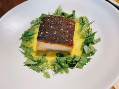 牛肝菌裹三文鱼京葱油醋汁和香草-Mercato莫卡多露台餐厅与酒吧(K11店)