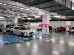 -新世界新丸中心-地下停车场