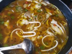 -有红鸡毛店·川菜(建设路店)