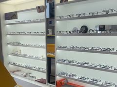 -诺柯视眼镜-蔡司依视路官方工厂店(淞南一店)