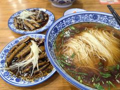 -裕兴记·蟹黄面馆养育巷精选店面馆