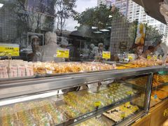 面包甜点陈列柜-鲍师傅糕点(江苏路店)