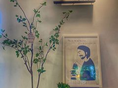-彳亍咖啡·这里(水湾路店)