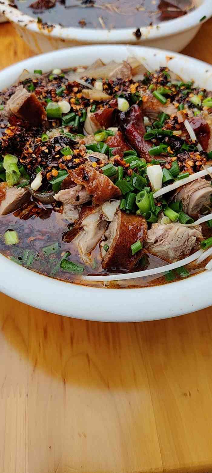 簇桥冒烤鸭冒菜-"这家就在我们公司附近,开了很多年了.味道.