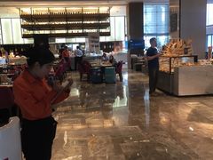 -飨食汇全日制餐厅·昆山皇冠假日酒店(九方店)