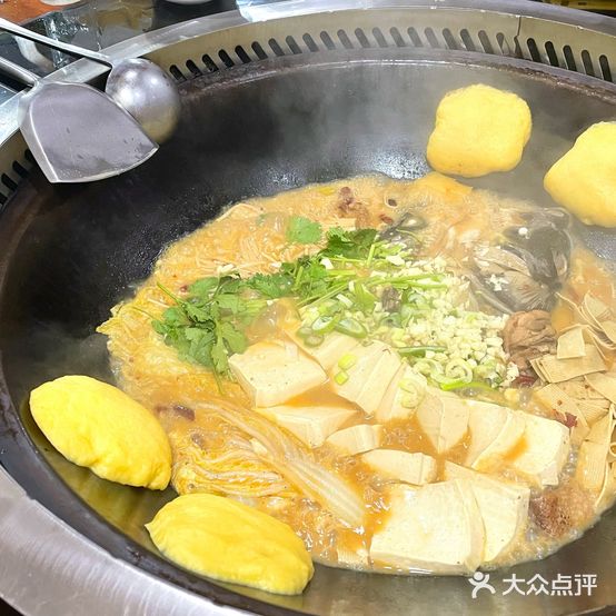 三江鱼东北特色铁锅炖(欧尚店)