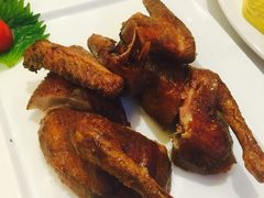 脆皮石岐乳鸽皇-广州酒家(逸景店)