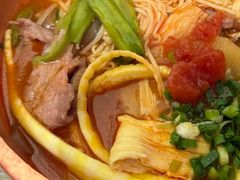 -成都你六姐·牛肉冒菜(城市集市合生汇店)