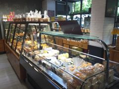 面包甜点陈列柜-爱焙乐·快乐烘焙(场联路店)