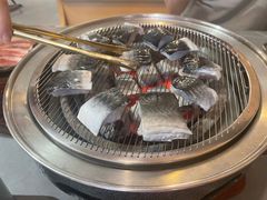 -围炉肉舍•炭烤活鳗•丹东海鲜烤肉(步行街店)