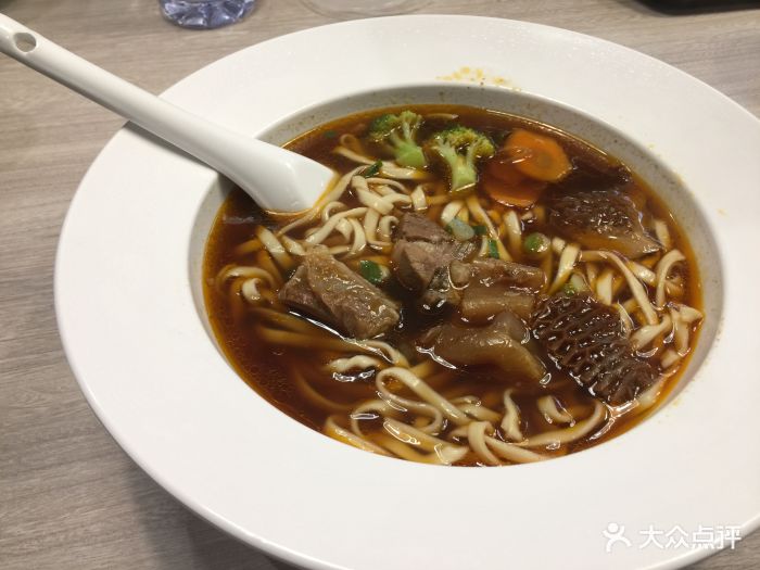 康师傅私房牛肉面(北站店)牛三宝面图片