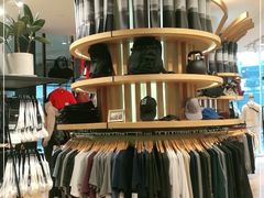 -lululemon(上海浦东IFC店)